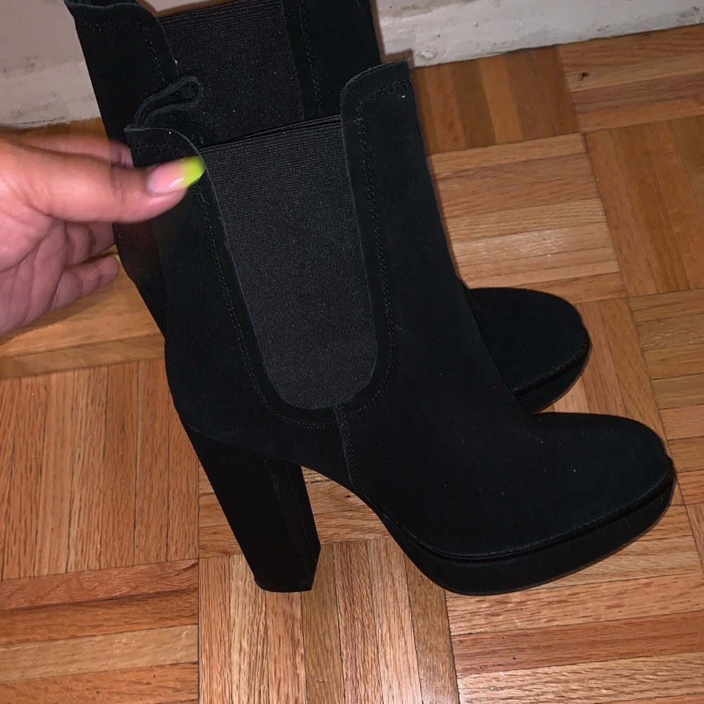 Black suede booties - Picture 2 of 4